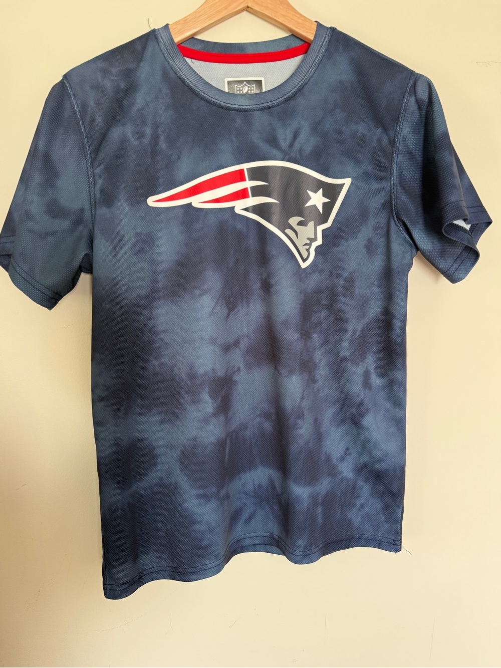 NFL Team Apparel New England Patriots Youth XL 18-20 Tie Dye Performance T-Shirt